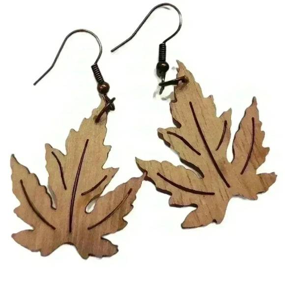 COPY - COPY - Fall natural maple leaf bronze hardware one size earring new with… - Picture 1 of 2